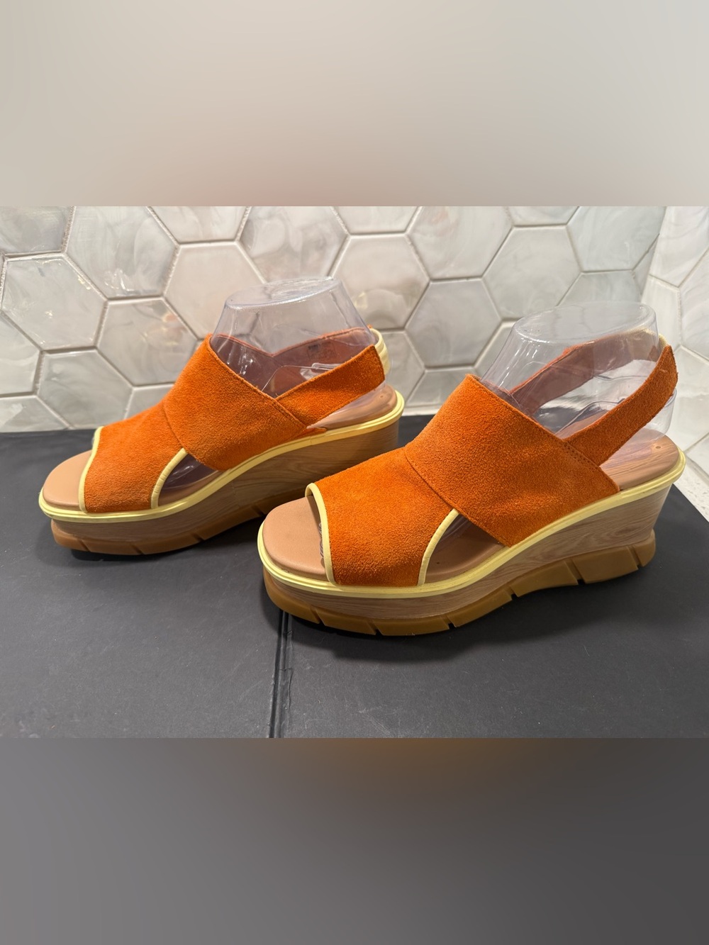 Sorel Woman’s Joanie III Slingback Sandals Orange Suede Sz 8.5 Wedge Yellow Trim - Picture 4 of 16